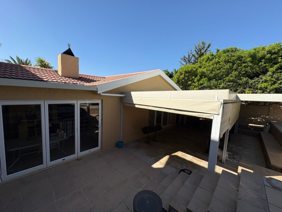 4 Bedroom Property for Sale in Flamingo Vlei Western Cape
